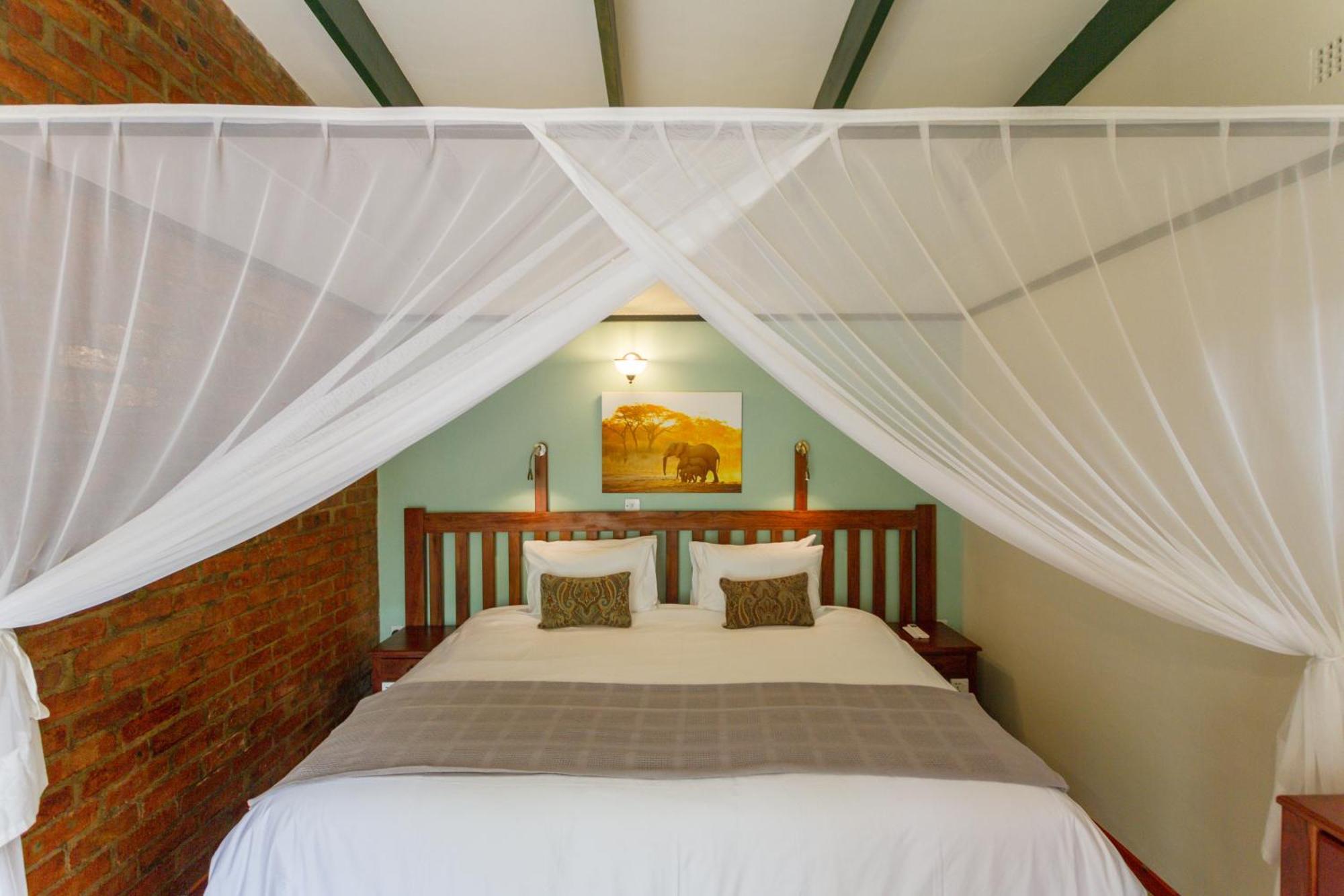 The Courtney Lodge Victoria Falls Exterior foto